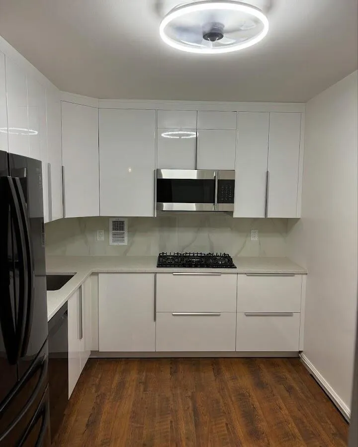 Renovated kitchen with quartz countertops in Weldon Spring